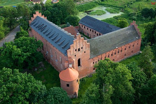 Lotnicze. PL, warm -maz. Krzyzacki, gotycki zamek w Barcianach.